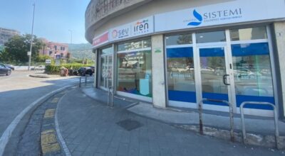 Lunedì 9 ottobre 2023 – Sistemi Salerno – Servizi Idrici S.p.A apre un nuovo Sportello a Parco Arbostella, nella Zona Orientale della Città di Salerno: attenzione e qualità sempre al servizio del cittadino